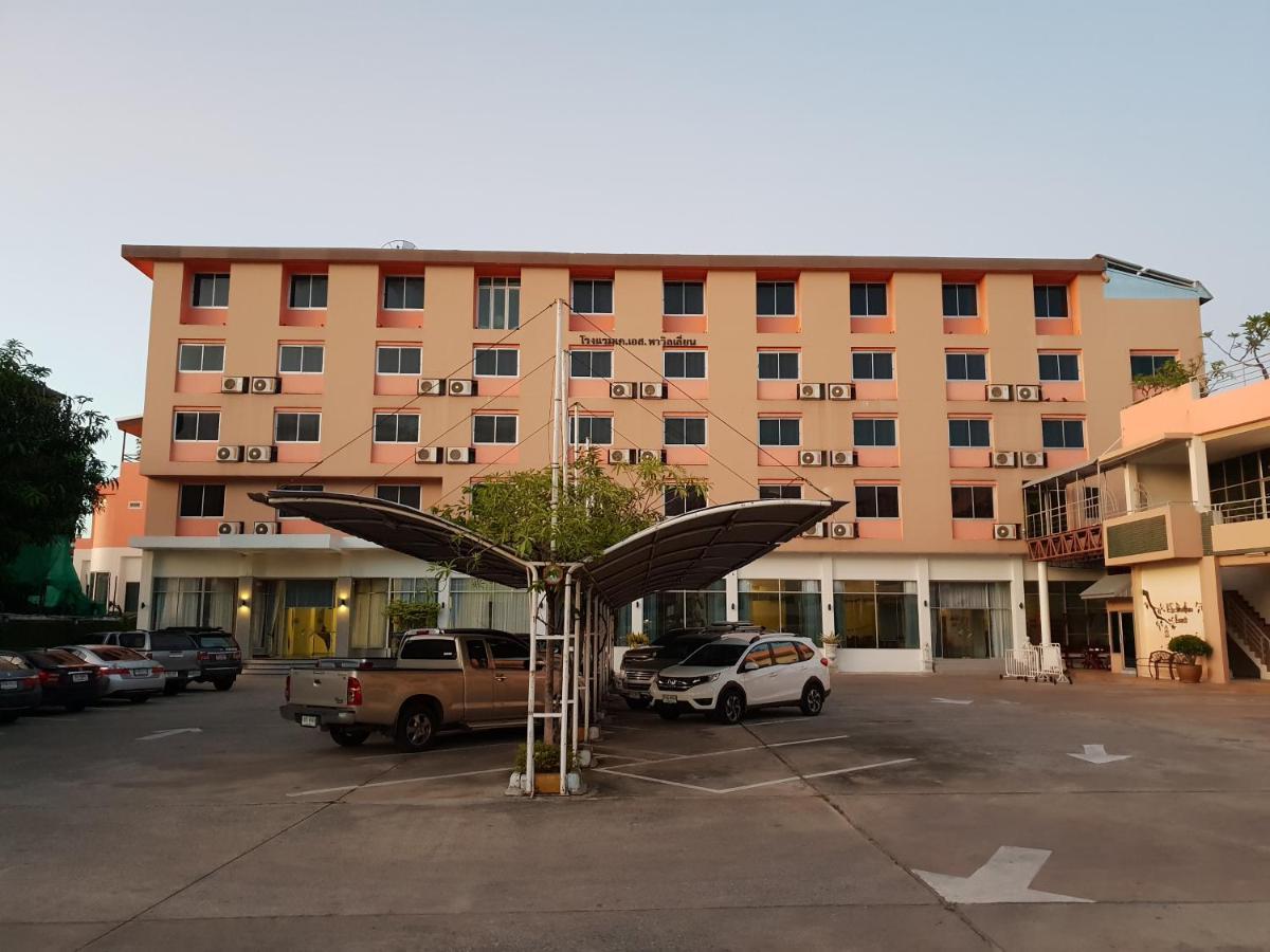 K.S.Pavilion Hotel Nakhonratchasima Exteriör bild
