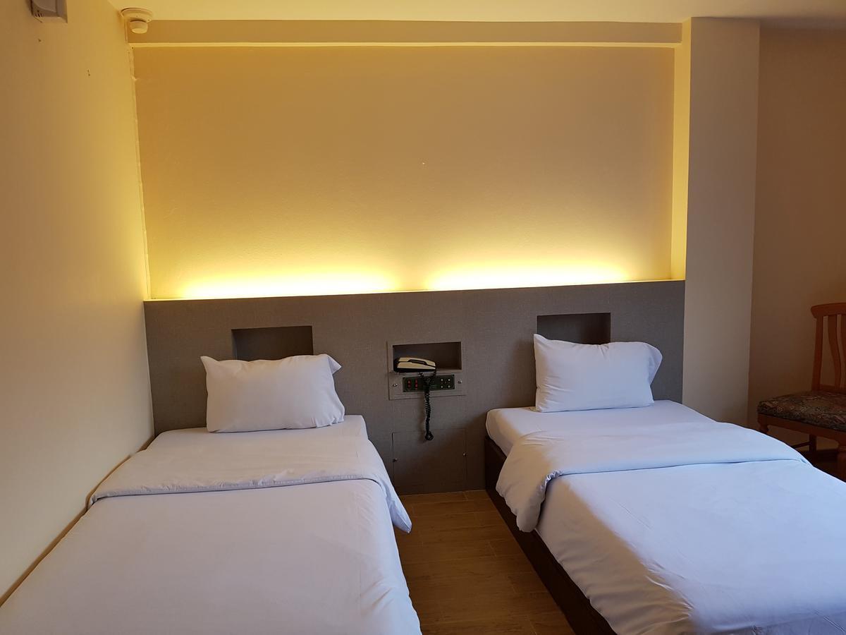 K.S.Pavilion Hotel Nakhonratchasima Exteriör bild