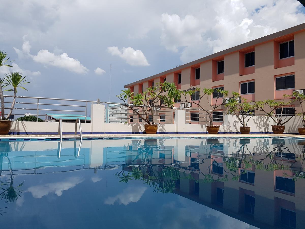 K.S.Pavilion Hotel Nakhonratchasima Exteriör bild