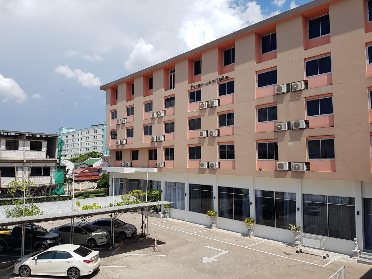 K.S.Pavilion Hotel Nakhonratchasima Exteriör bild
