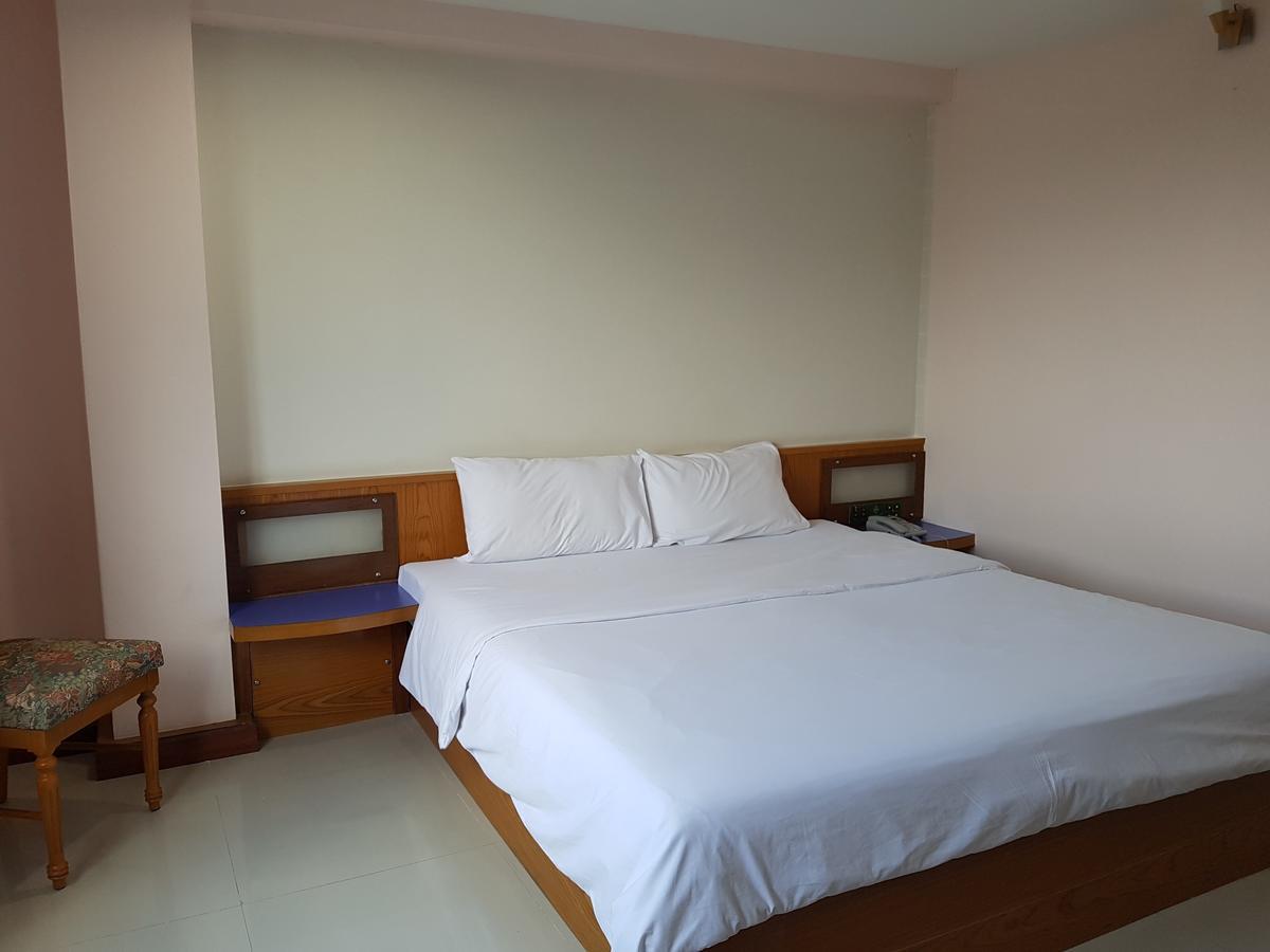 K.S.Pavilion Hotel Nakhonratchasima Exteriör bild