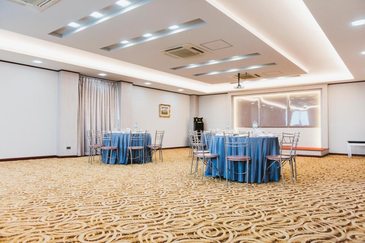 K.S.Pavilion Hotel Nakhonratchasima Exteriör bild