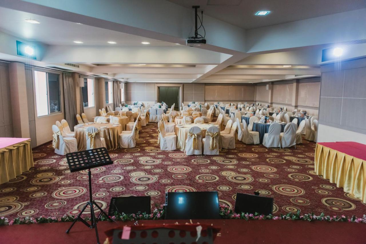 K.S.Pavilion Hotel Nakhonratchasima Exteriör bild